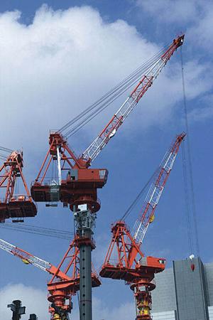 高所作業の安全性と効率性を向上させる！気圧リフトのレンタル方法を徹底解説